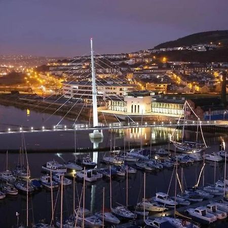 Luxe Living Guest House-Sleeps 6-Private Parking-Free Wifi-Beach-City Swansea Exteriör bild