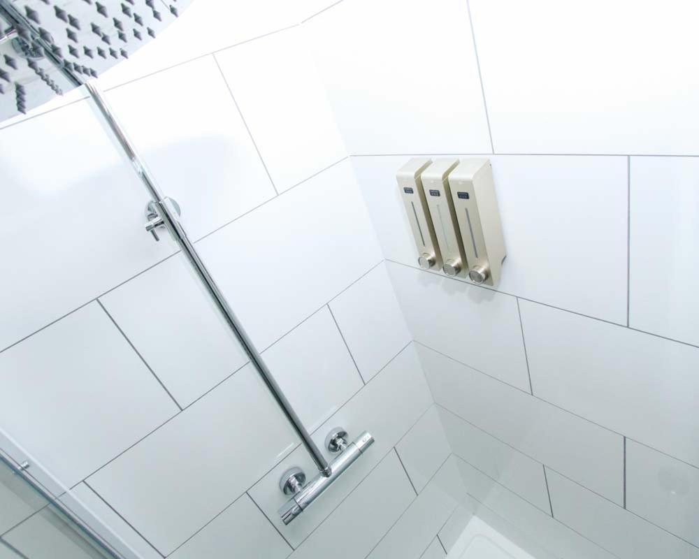 Luxe Living Guest House-Sleeps 6-Private Parking-Free Wifi-Beach-City Swansea Exteriör bild